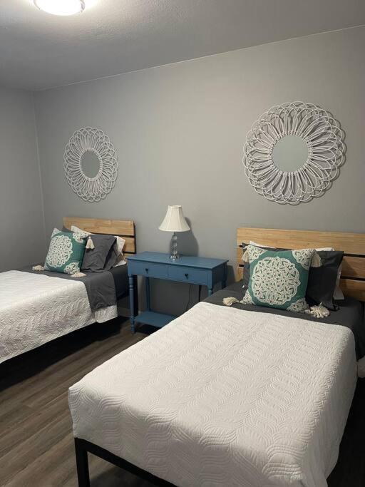 The Bernice - 2 Bedroom Apt In Quilt Town, Usa Hamilton Bagian luar foto